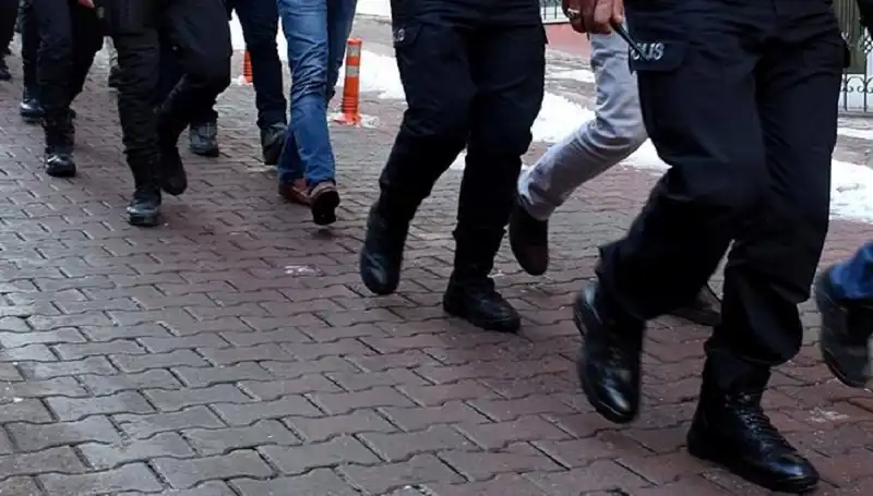 Antalya'da Silah Kaçakçılığına Karşı Dev Operasyon: 24 Gözaltı