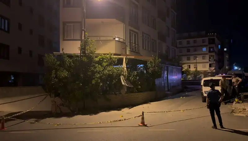 İstanbul’da Kafeye Düzenlenen Silahlı Saldırı: Korkutan Anlar