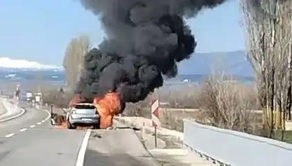Kütahya’da Otomobil İtfaiye Ekipleri ile Kurtarıldı: Alevler Yükseldi!