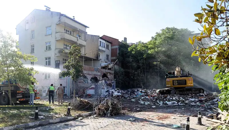 Sındırgı'da Sarsıcı Artçılar: Depremler Neden Devam Ediyor?